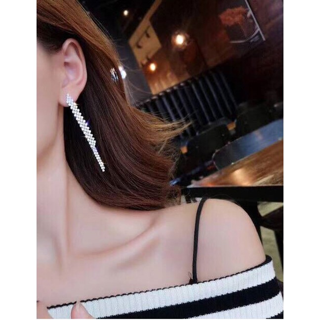 LRC Anting Tusuk Fashion Full Diamond Decorated Tassel Earrings