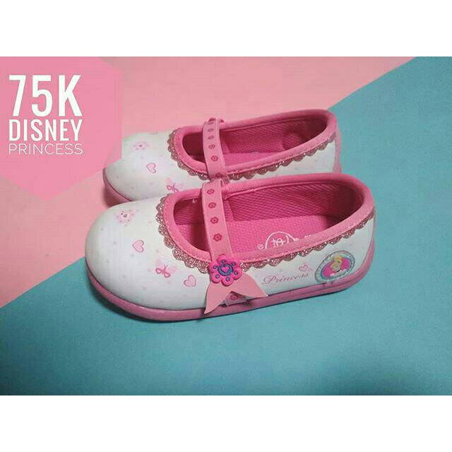 Sepatu Disney princess bayi Preloved bukan mothercare