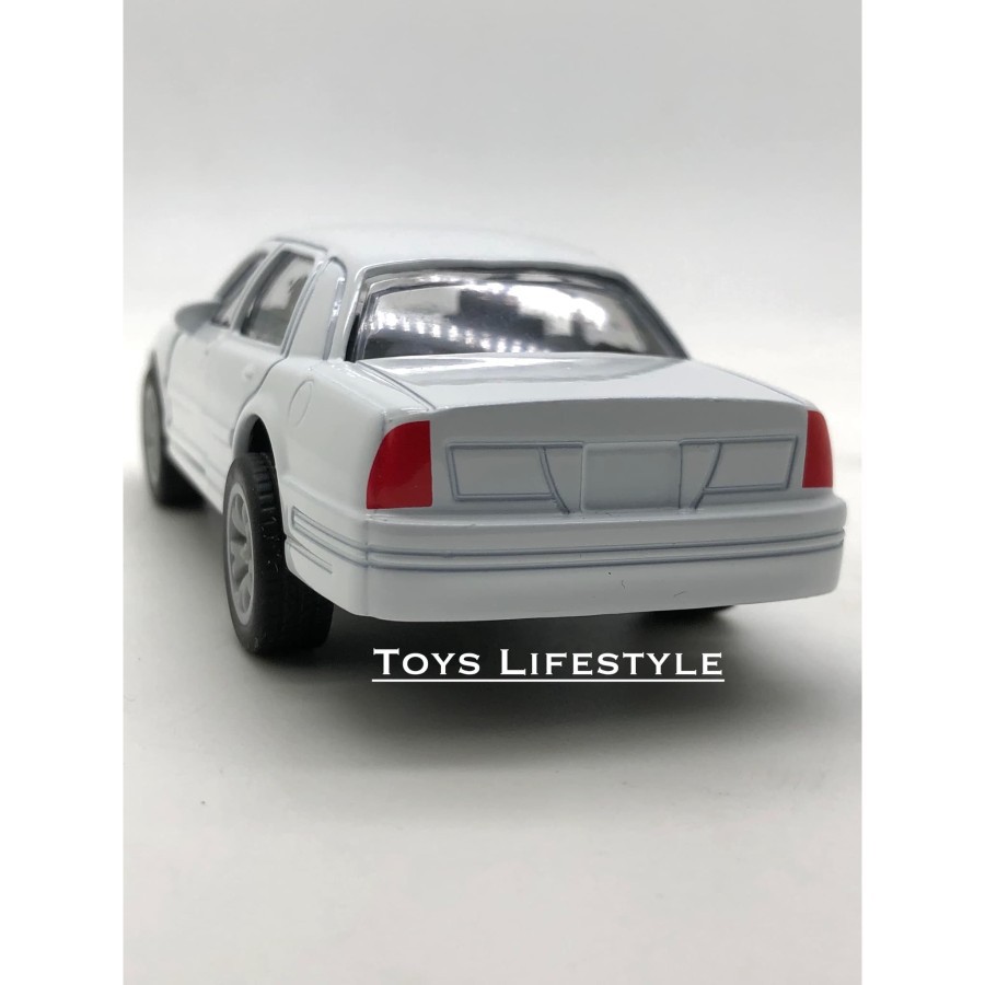 Toy Addict MSV Diecast - Ford Crown Victoria Skala 1:32 (Putih)