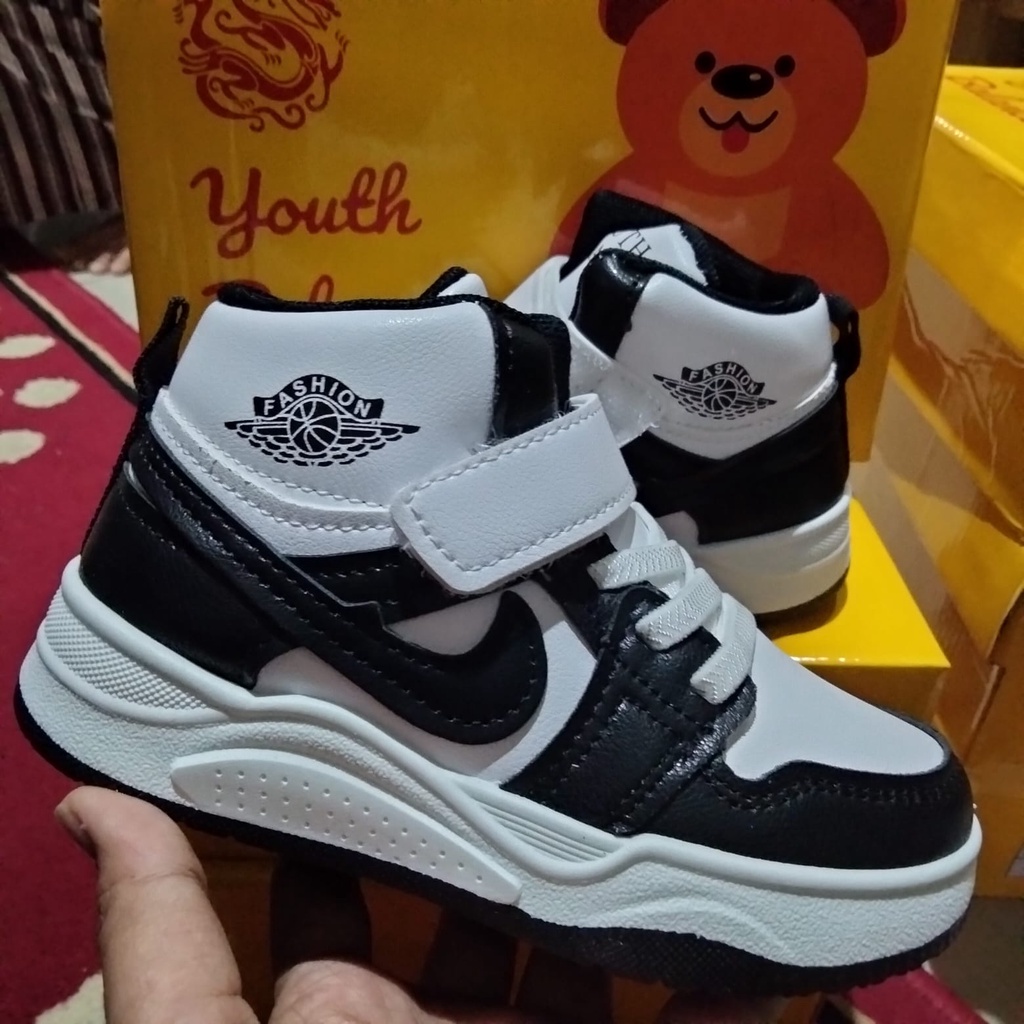 SEPATU NIIKE JORDAN ANAK LAKI - LAKI S221-2 26-37/SEPATU YOUTH BALANCE ORIGINAL