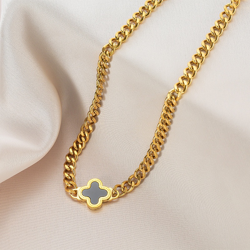 Kalung lucky clover tebal titanium anti karat korean style model terbaru - ercassia