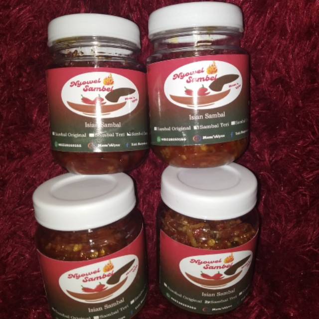 

Sambal pedas cumi dan teri mom's uyee