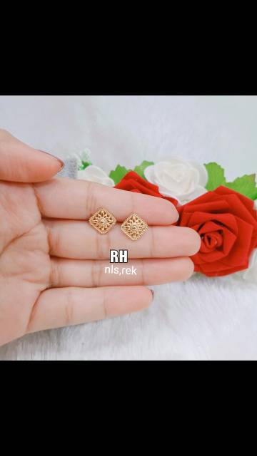 Anting gold,awet,tahan lama,tidak berkarat