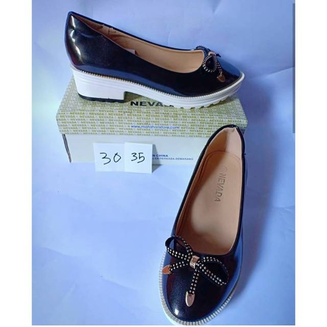 Sepatu Anak Perempuan Nevada Black & Silver