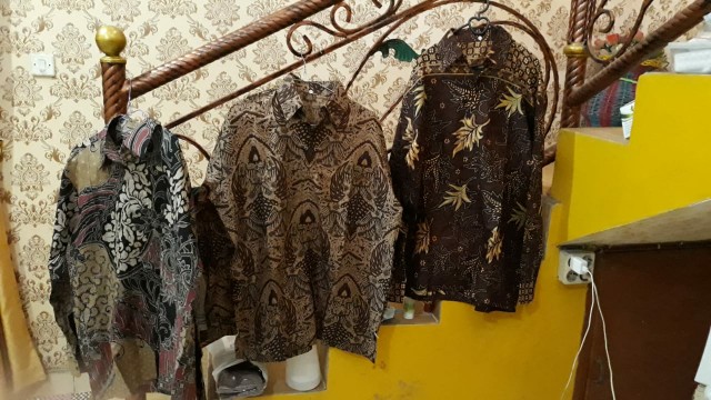 Promo Shopee Big 2.2 Sale Kemeja Batik Pria Lengan Panjang   Btik R08 Motif Black Sweet