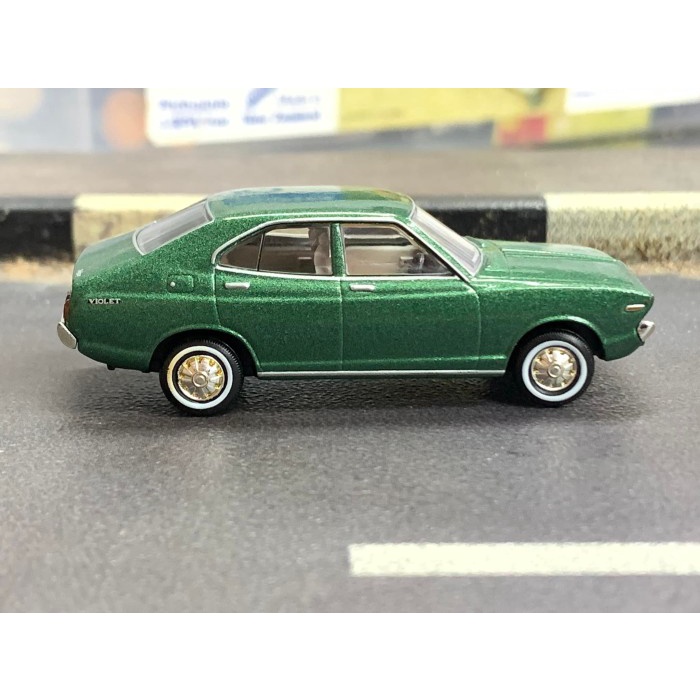 Tomica Limited Vintage Neo LV-N13a Nissan Violet 1400 Deluxe