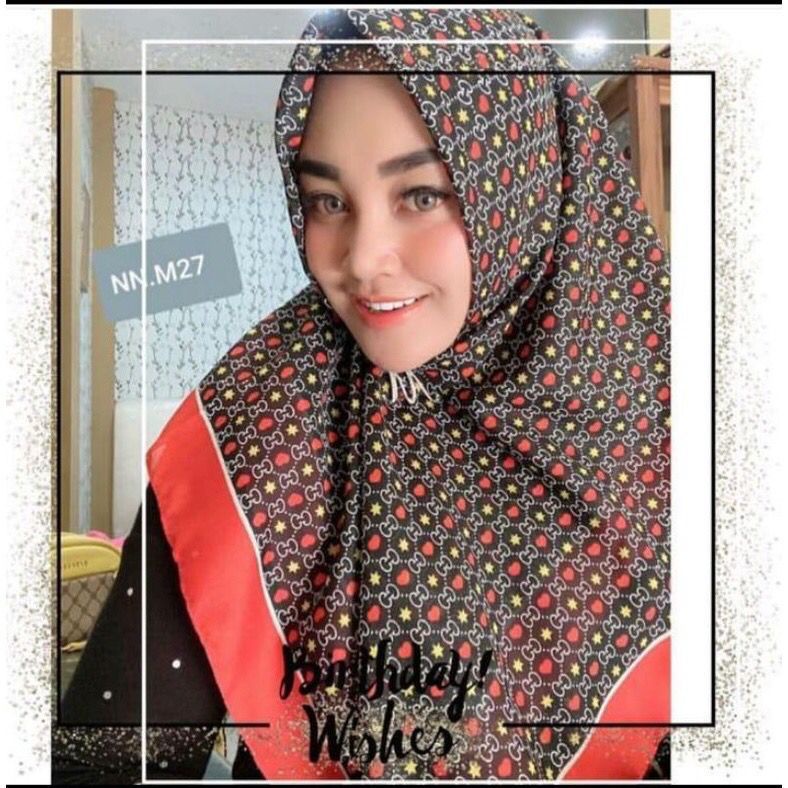 HIJAB SEGI EMPAT VOAL MOTIF GUCCI LIST MERAH