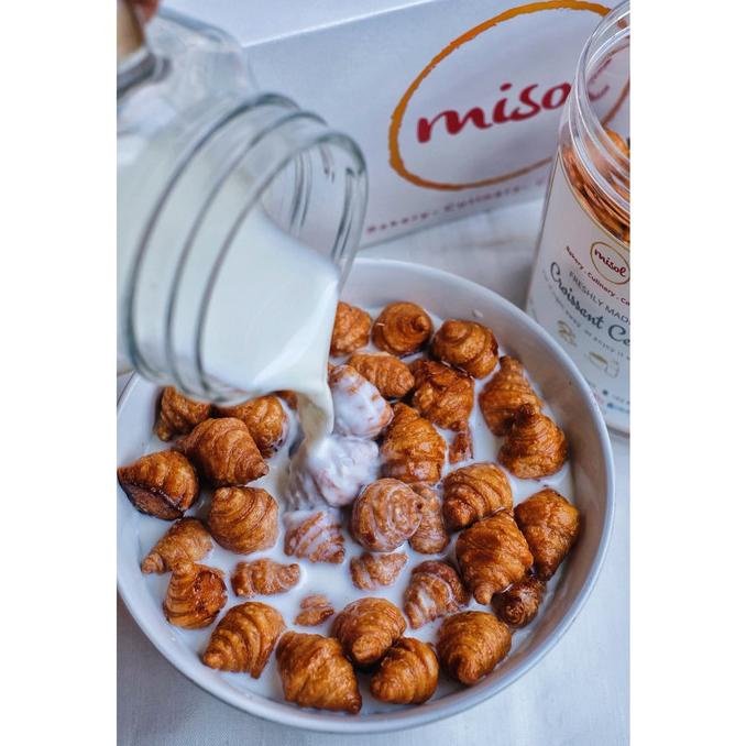 

Promo Awal tahun PREMIUM Croissant Cereal MISOL - Snack atau sereal dengan fresh milk Promo Awal