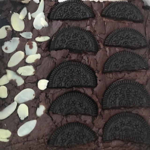 

Fudgy Brownies Oreo Almond