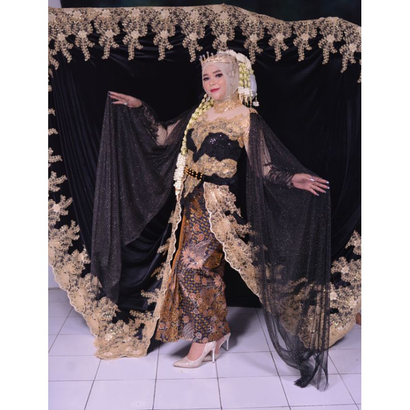 atasan kebaya plus ekor beludru