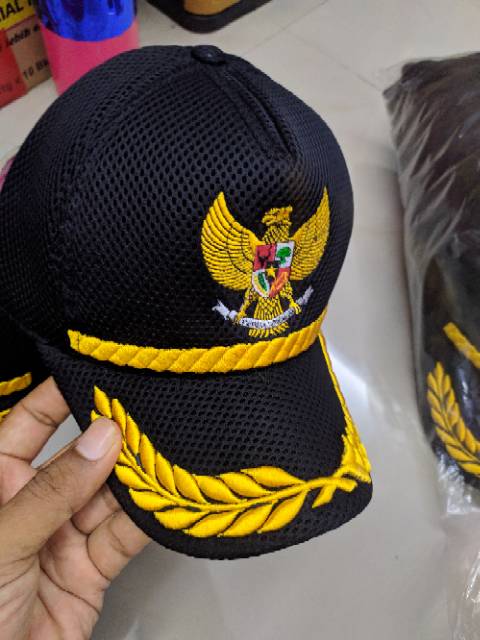 TOPI GARUDA BAHAN DOBELMES