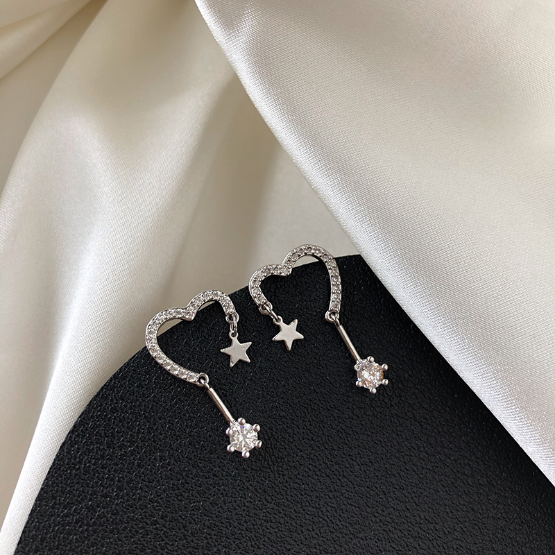 Berlian Kilat Berbentuk M- Anting pentagram Aksesoris Korea Wanita