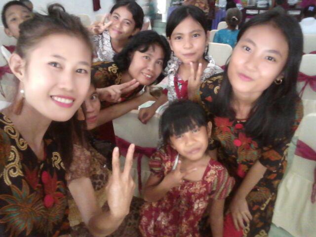 Batik Couple Dan Anak Mawar Daun
