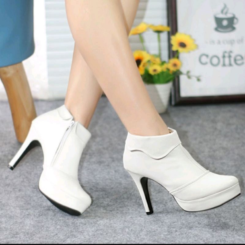 Sepatu Boots Wanita Heels 10cm – Ankle Boots Kulit Sintetis Doff Elegan | SBR 02