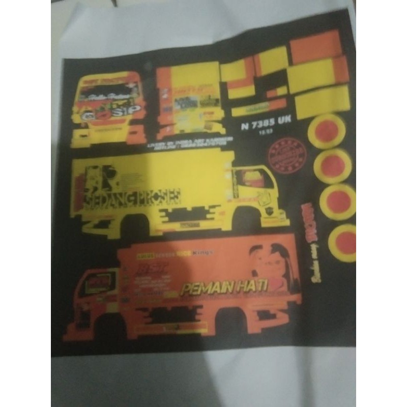 stiker miniatur truk anti gosip
