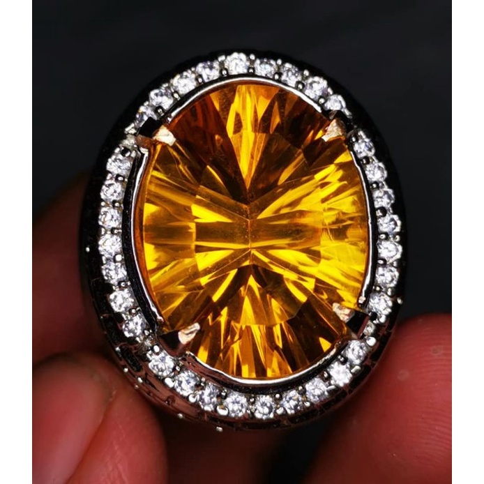 Yellow citrine crystal + memo