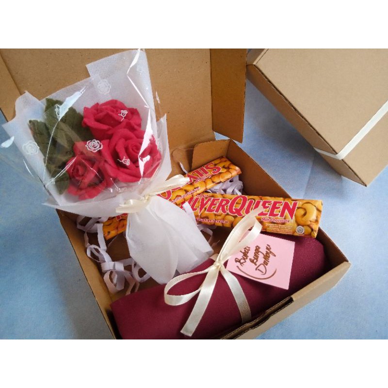 

gift box flowers, pashmina, Silverqueen