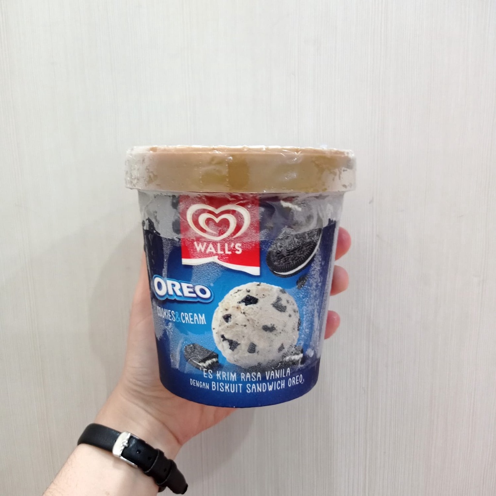 

Es Krim Walls Oreo Cookies & Cream Cup 410ml