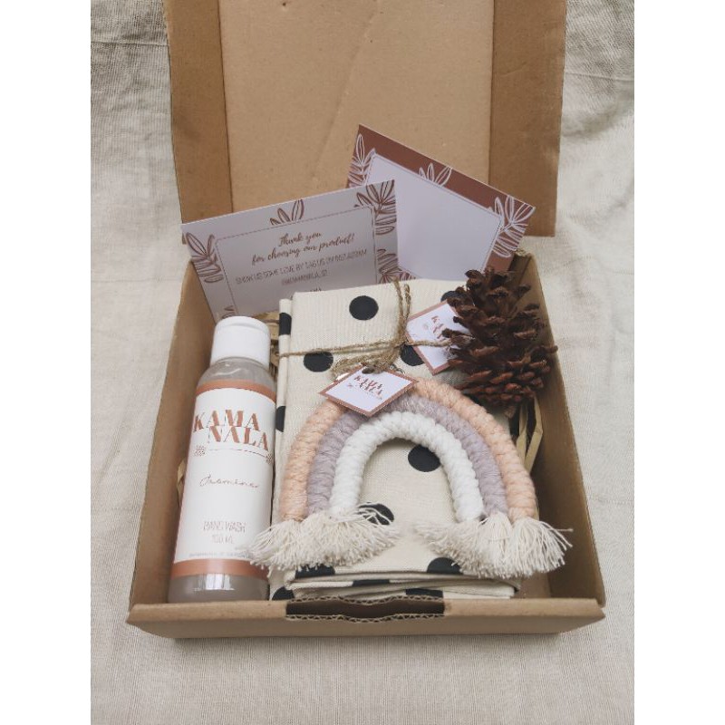 

Frisa Gift Set/ Mini Hampers/ Gift Box