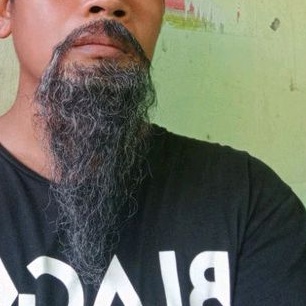 jenggot uban panjang