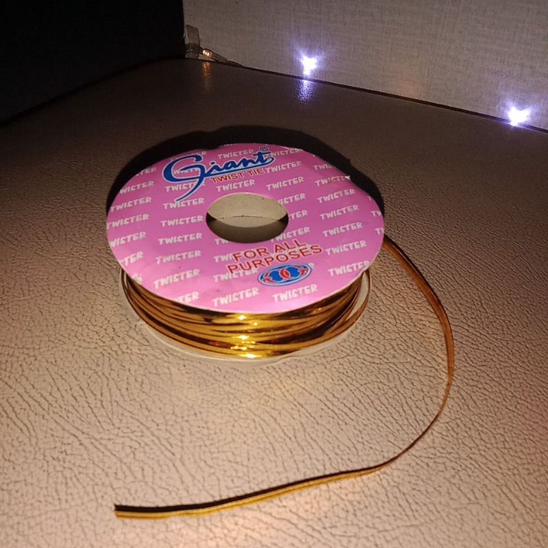 

giant pita kawat emas twist tie