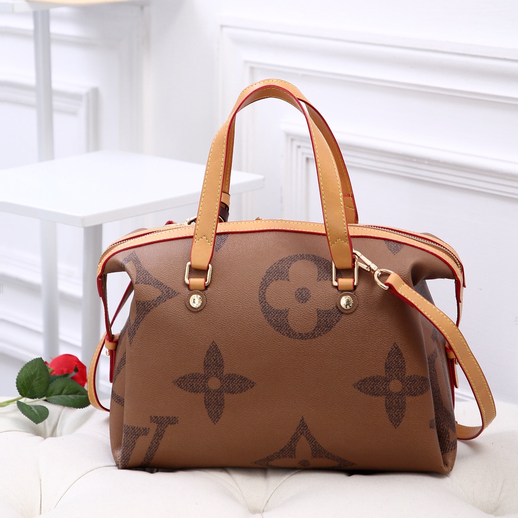 Louis Vuitton Tote Bag #M12198 Giant Monogram