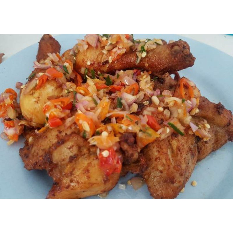 

Ayam goreng sambal matah