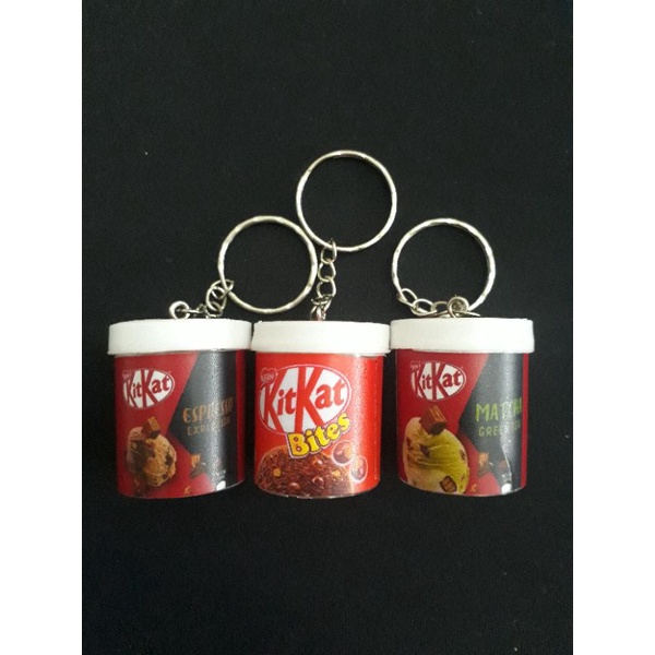 (Minimal 4 biji) Gantungan Kunci Unik Miniatur Ice Cream Cup-Kit kat