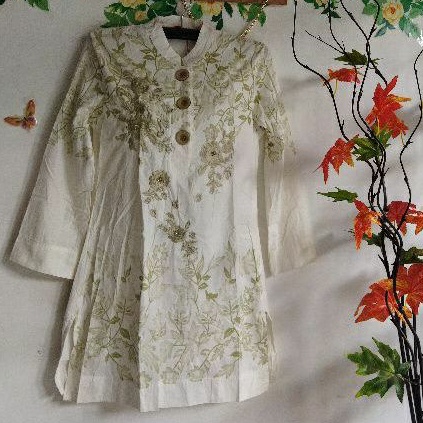 Tunik katun halus lukis bunga warna hijau/red club L