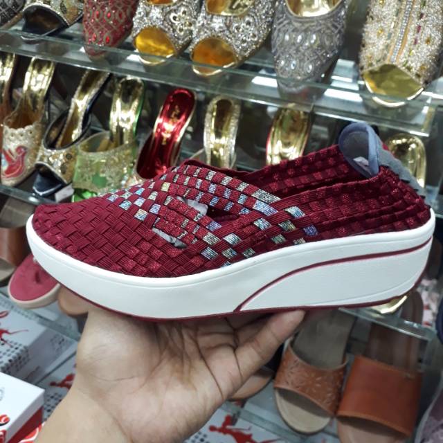 Sepatu rajut wanita BOZKA import marun