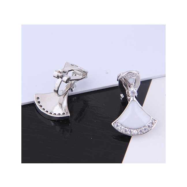 LRC Anting Tusuk Fashion Copper Micro-inlaid Zircon Shell-shaped Earrings A59002