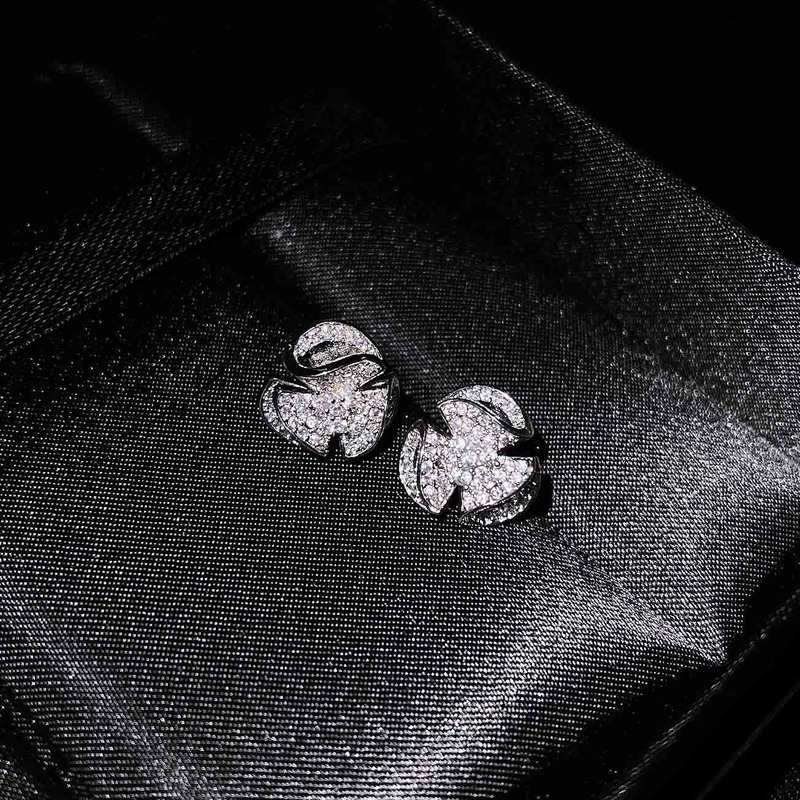 Fashion Moissanite Flower-Shaped Earrings