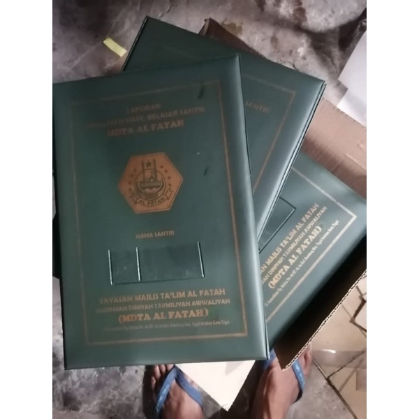 

sampul raport sablon isi 10 lembar. desain custom. warna sesuai permintaan. happy shopping