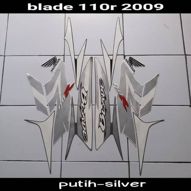 Striping blade 110R 2009 putih silver