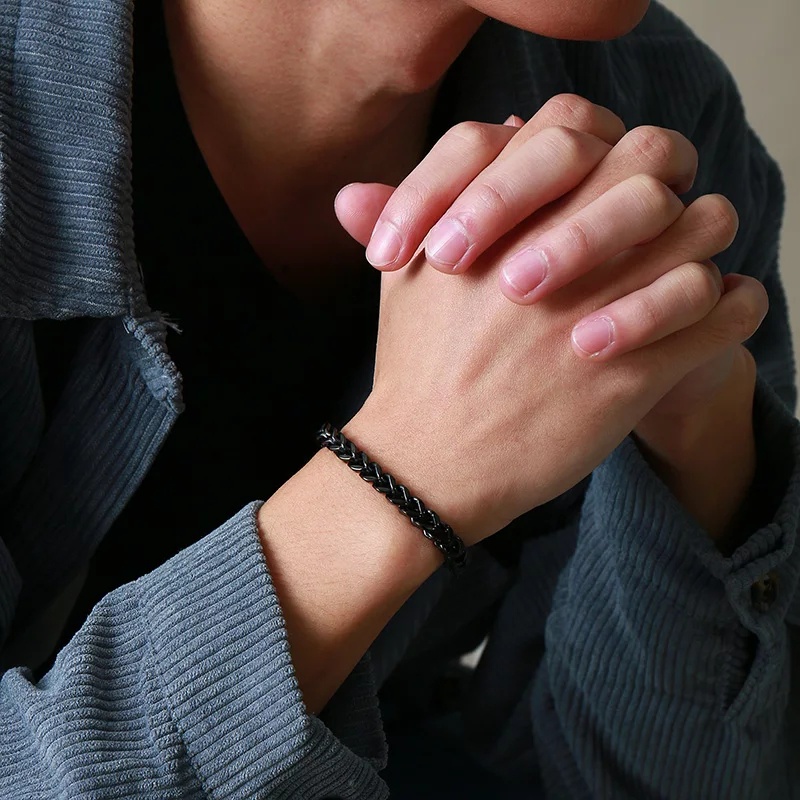 Gelang Rantai Pria Original Titanium Gold black Anti Karat