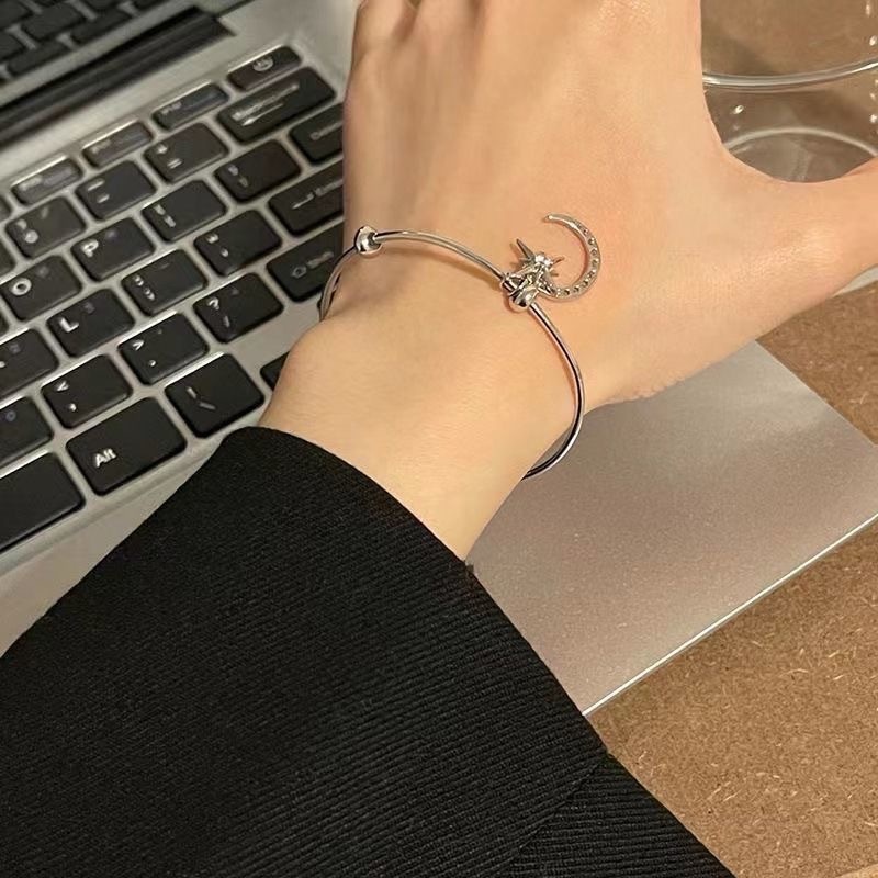 Gelang Tangan Rantai Alloy Aksen Lonceng / Kupu-Kupu / Bulan / Bintang / Rumbai Untuk Wanita