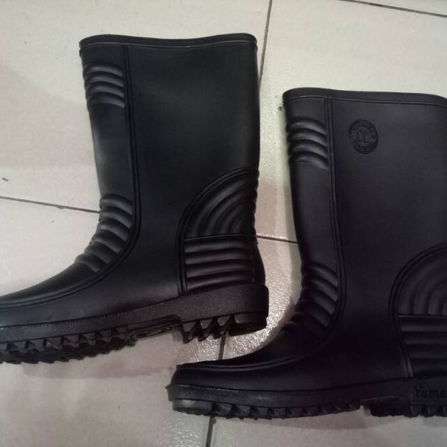 Sepatu boot  bood yumaida proyek perkebunan ladang ikan pajak