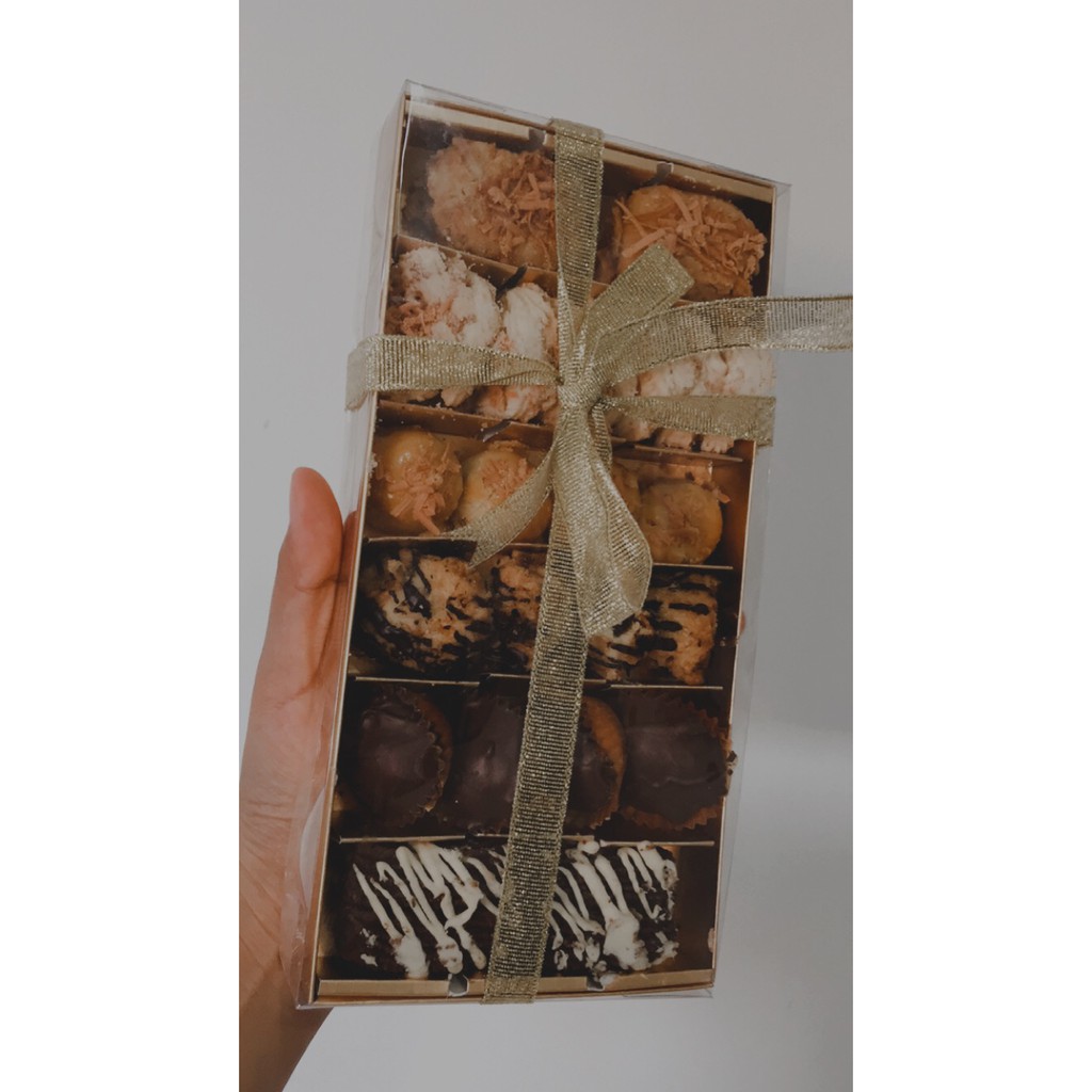 

Kue Hampers Lebaran Natal Tahun Baru - Mix Box