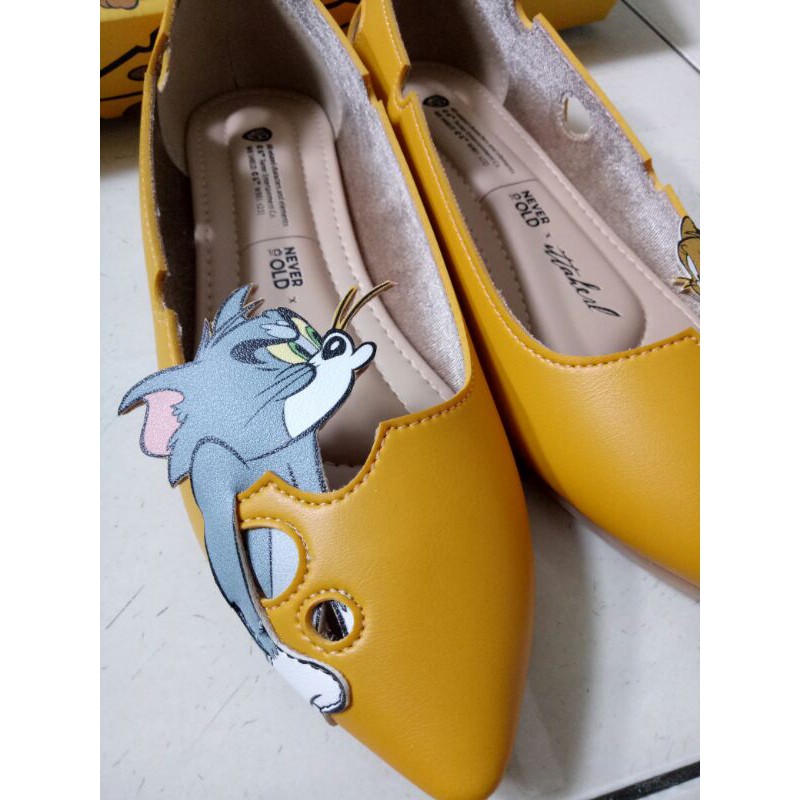 ittaherl Tom ang Jerry - Cheese Maxy Pointy size 39