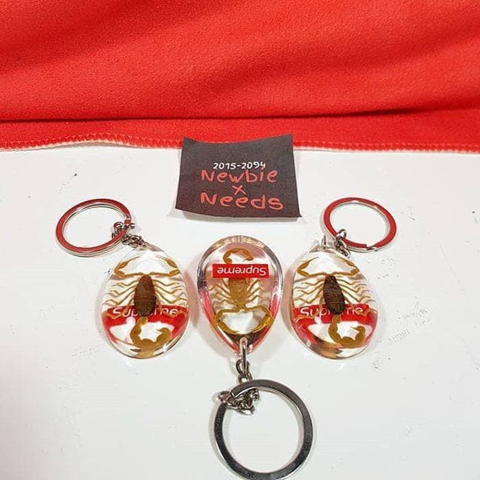 supreme scorpion keychain