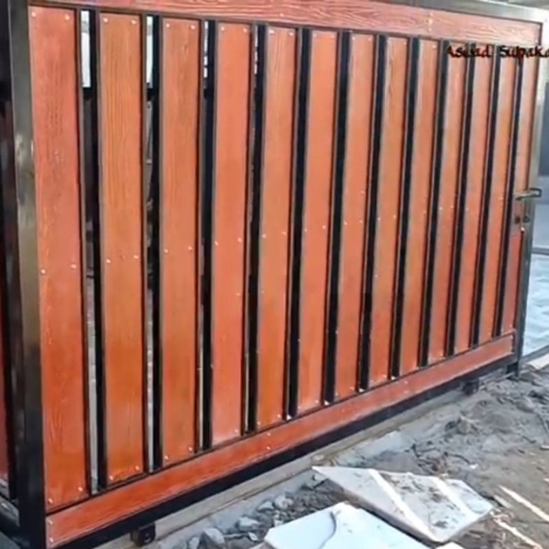 pagar besi motif kayu grc pagar rumah woodplank minimalis