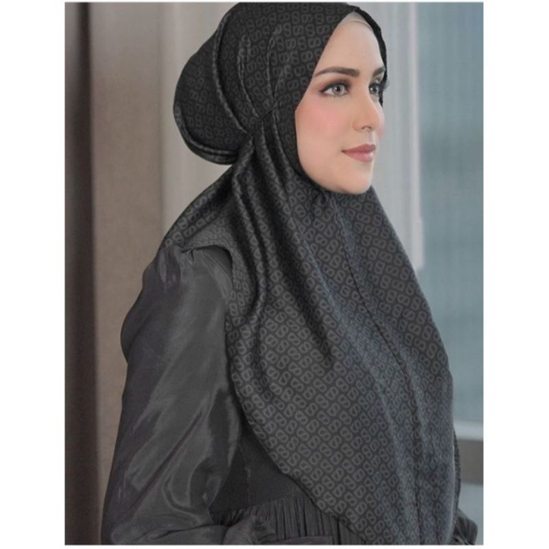 new buttonscarves slip on tapis black