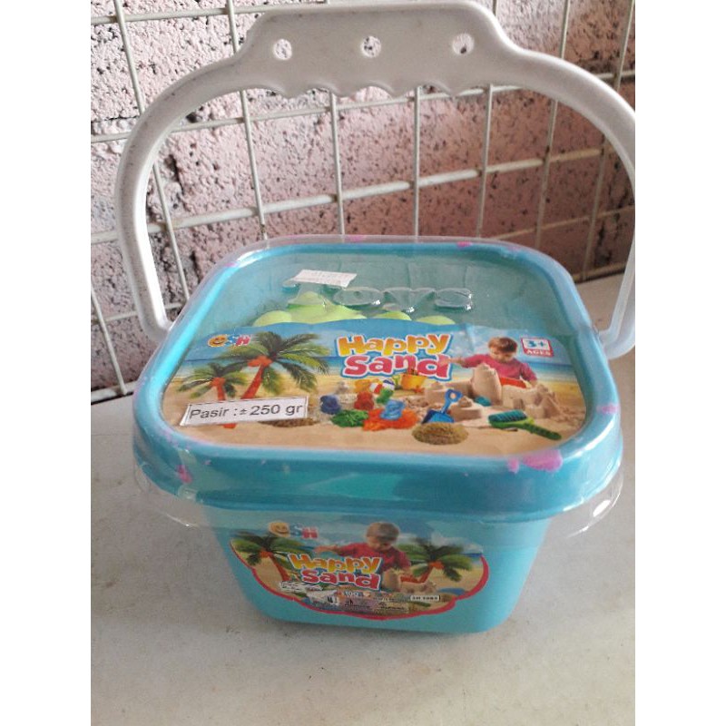 Mainan Anak Pasir Ajaib Kinetik let't play Happy Sand sh 1083 isi 250 gr Cetakan 4 Bentuk Pesawat Mobil Buaya Kapal Membantu Alat Bantu Belajar Edukasi Kreatifitas Anak Melatih Motorik Kemasan Ember Plastik Praktis Murah Cocok Untuk Kado Hadiah