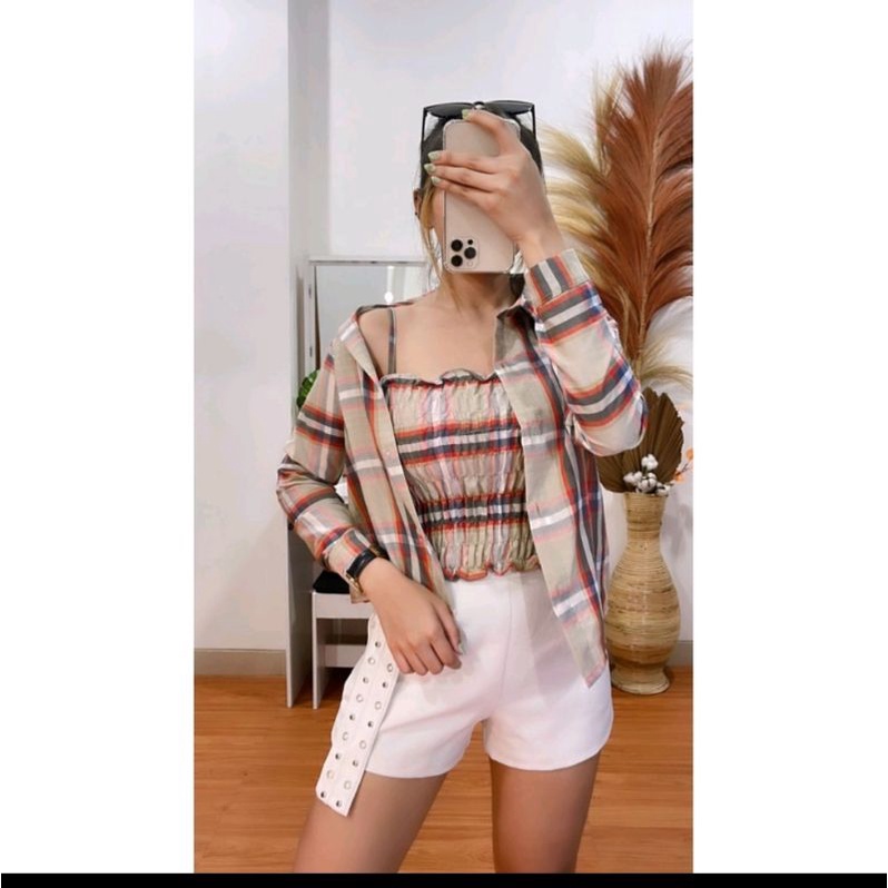 KEMEJA OVERSIZE WANITA  KEMEJA OSLIN CASUAL BLOUSE KOTAK KOTAK FLANEL WANITA BAHAN KATUN PREMIUM LENGAN PANJANG FULL KANCING KEKINIAN TERBARU KOREA KOREAN STYLE WANITA CEWEK TARTAN TWO TONE CROP TOP THRIFT  KEMEJA GUILEN LENGAN BALON SIZE L LD 90 Cm-Mape nisa krem