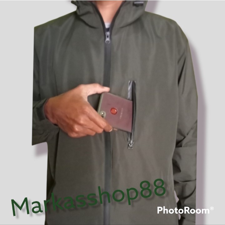 Jaket waterproof / jaket gunung / jaket anti air