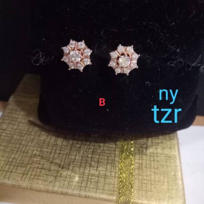 Anting ronyok,replika berlian vier titanium lapis mas 22k,tidak luntur,persis seperti aslinya