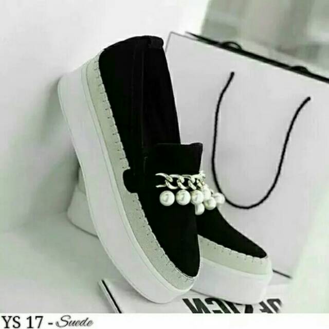 SEPATU  SLIP on MUTIARA