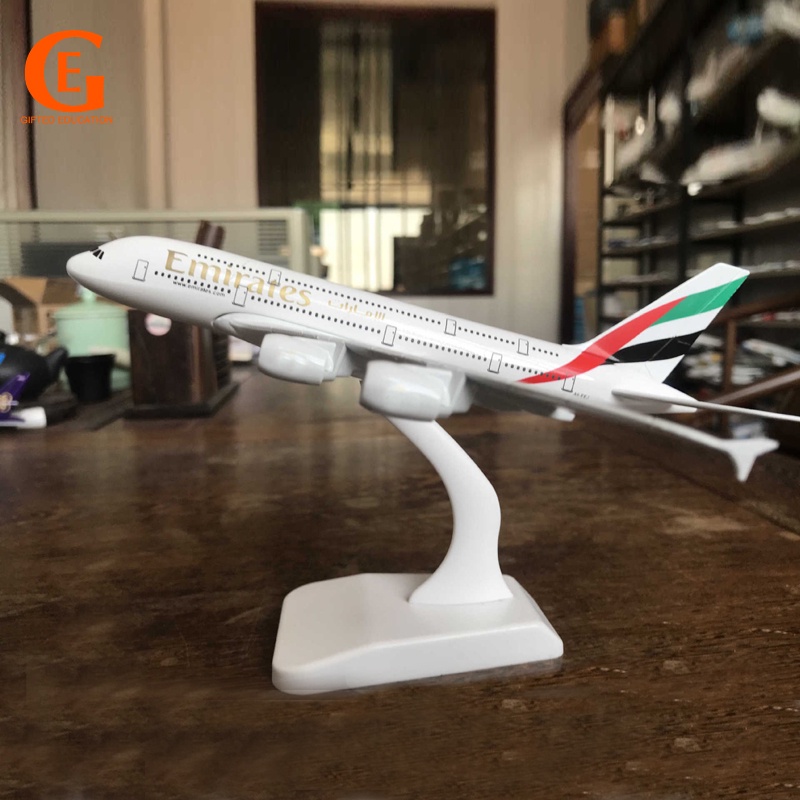 Miniatur Diecast Pesawat Airbus 380 A380 Bahan Metal Dengan Stand Display Untuk Koleksi