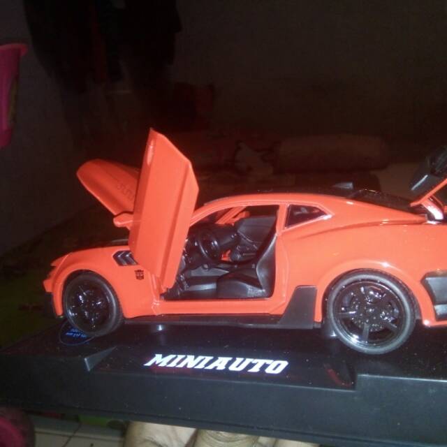 Diecast miniatur mobil sport Camaro