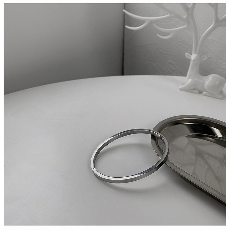 Gelang Bahan Titanium Steel Lapis Silver Gaya Korea Untuk Unisex